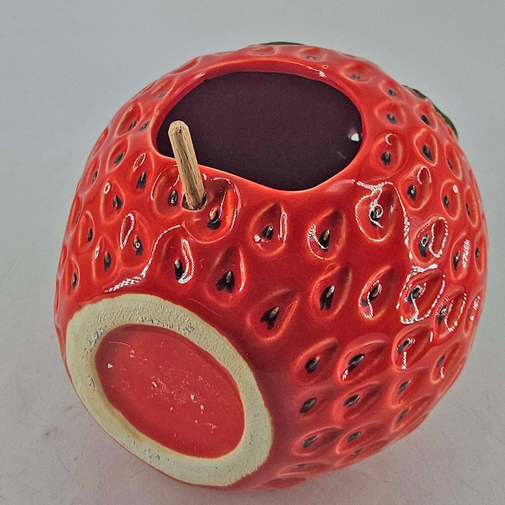 Red glazed strawberry ceramic bird house feeder birdhouse - Picture 4 of 4